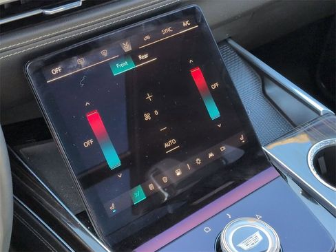 Certified 2025 Cadillac Escalade Premium Luxury image 13