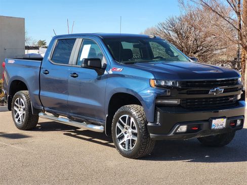 Used 2020 Chevrolet Silverado 1500 LT Trail Boss image 3
