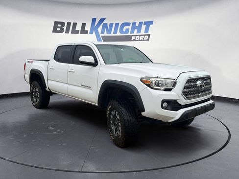 Used 2016 Toyota Tacoma TRD Off-Road w/ Towing Package AWD/4WD image 7