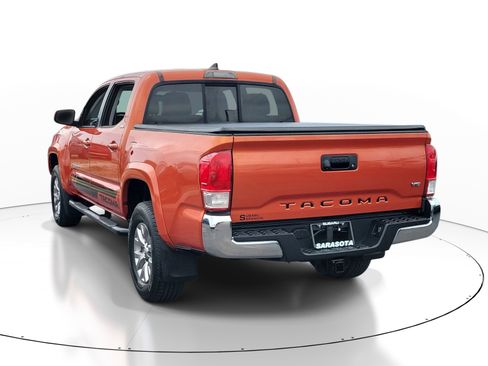 Used 2017 Toyota Tacoma SR5 w/ Tow Package RWD image 4