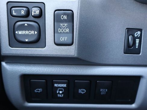 Used 2011 Toyota Sequoia Platinum AWD/4WD image 31