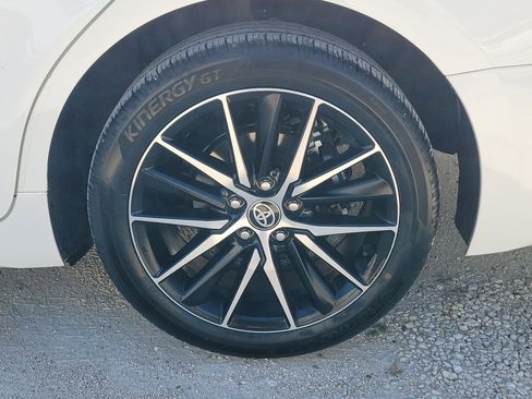 Used 2024 Toyota Camry SE w/ Cold Weather Package AWD/4WD image 9