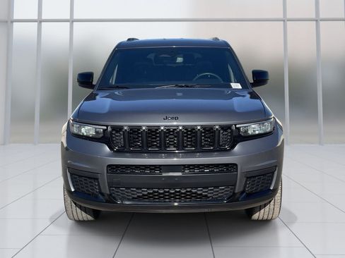 Used 2023 Jeep Grand Cherokee L Laredo AWD/4WD image 9