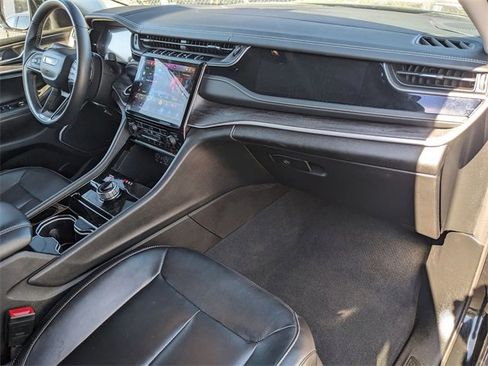 Certified 2022 Jeep Grand Cherokee L Limited image 32