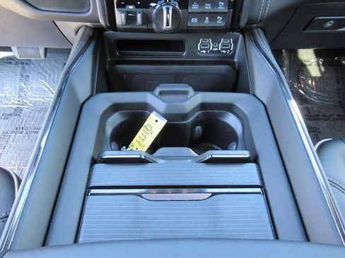 Certified 2024 RAM 2500 Limited image 23