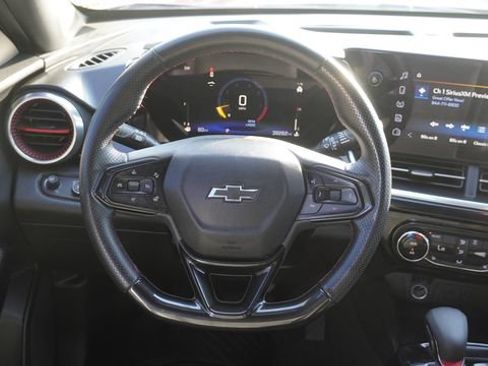 Used 2024 Chevrolet Trax RS w/ Sunroof Package FWD image 16