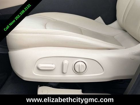 Used 2023 Buick Enclave Essence image 22