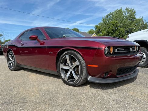 Used 2019 Dodge Challenger R/T w/ Driver Convenience Group RWD image 8