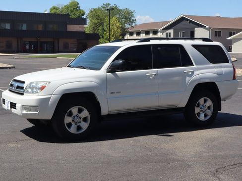 Used 2005 Toyota 4Runner Sport AWD/4WD image 10