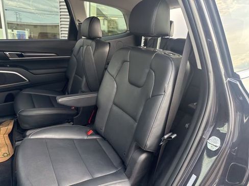 Used 2025 Kia Telluride S image 44