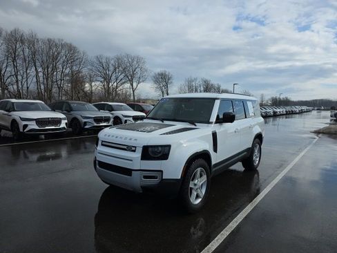 Used 2023 Land Rover Defender 130 SE image 1