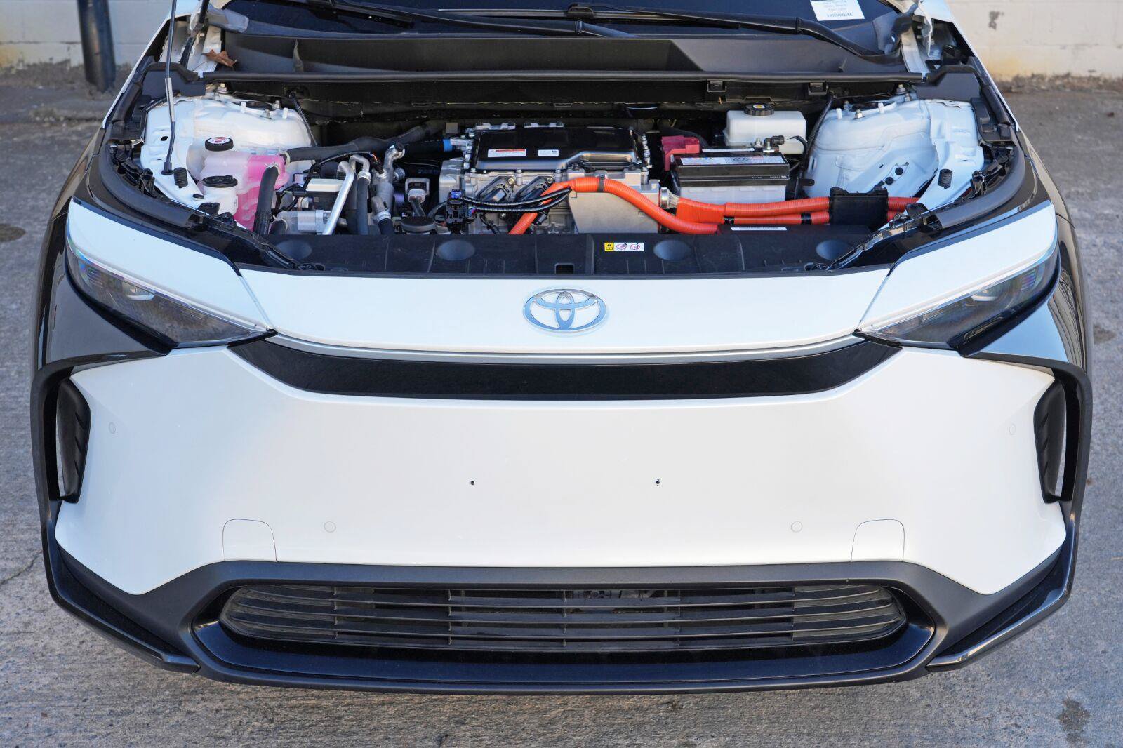 Used 2023 Toyota bZ4X AWD w/ Weather Package image 8