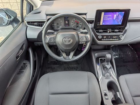 Used 2025 Toyota Corolla LE FWD image 30