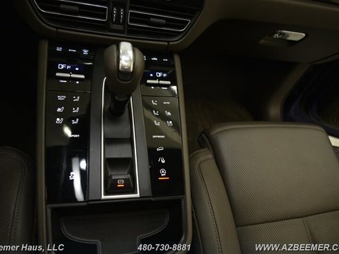 Used 2023 Porsche Macan image 34