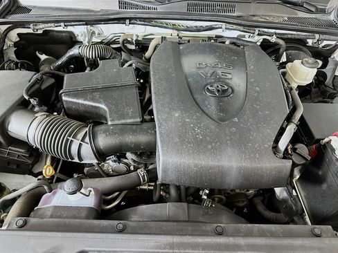 Used 2019 Toyota Tacoma TRD Sport image 33