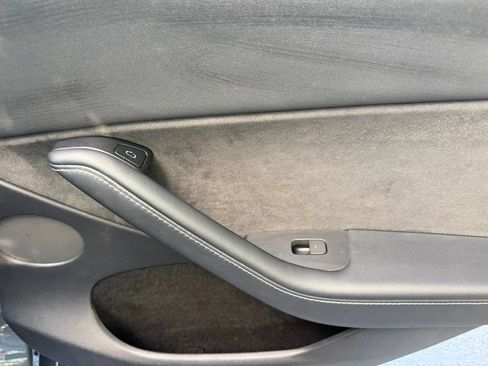 Used 2023 Tesla Model Y AWD image 28