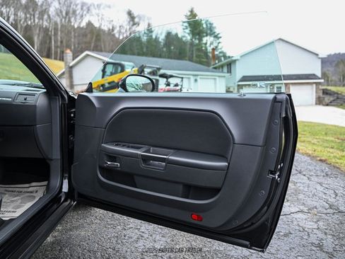 Used 2010 Dodge Challenger R/T w/ Mopar 10 Pkg image 38