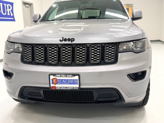Used 2019 Jeep Grand Cherokee Altitude AWD/4WD image 15
