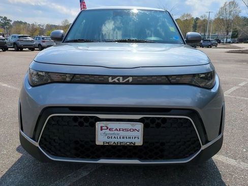 Used 2025 Kia Soul LX FWD image 9