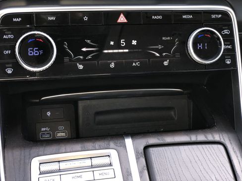 Used 2024 Genesis GV80 2.5T image 23