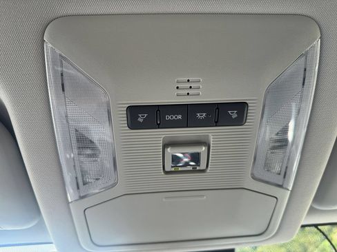 Used 2025 Toyota RAV4 LE AWD/4WD image 27