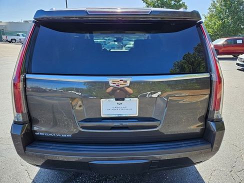 Used 2020 Cadillac Escalade Premium Luxury AWD/4WD image 6