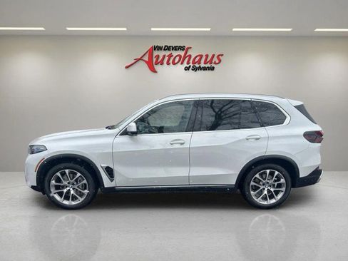 Used 2024 BMW X5 xDrive40i w/ Premium Package image 4