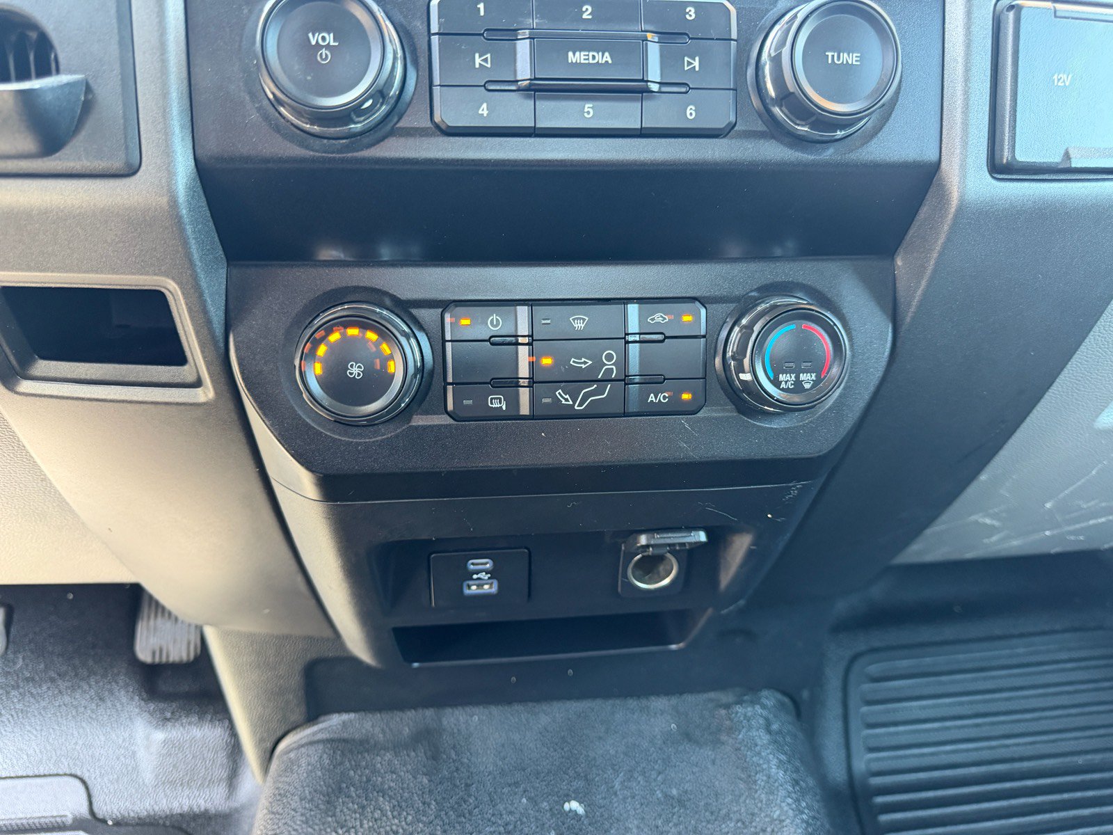 Used 2020 Ford F250 XL w/ Power Equipment Group RWD image 17