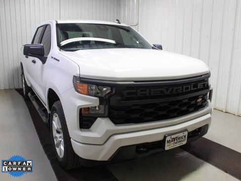 Used 2023 Chevrolet Silverado 1500 Custom image 1