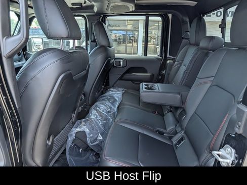 Used 2025 Jeep Gladiator Rubicon AWD/4WD image 27