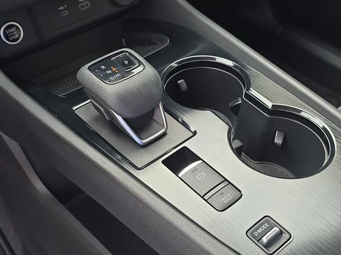 Certified 2023 Nissan Rogue SV FWD image 25