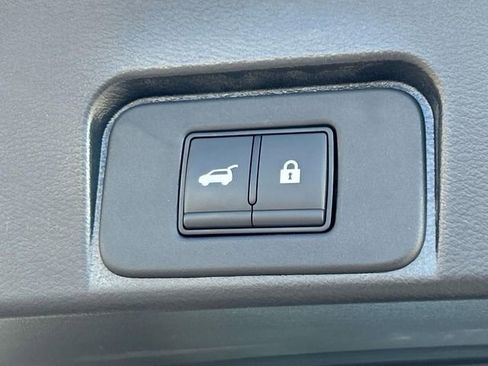 Used 2023 Nissan Rogue SL image 16