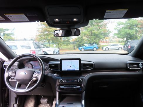 Used 2020 Ford Explorer Limited image 15