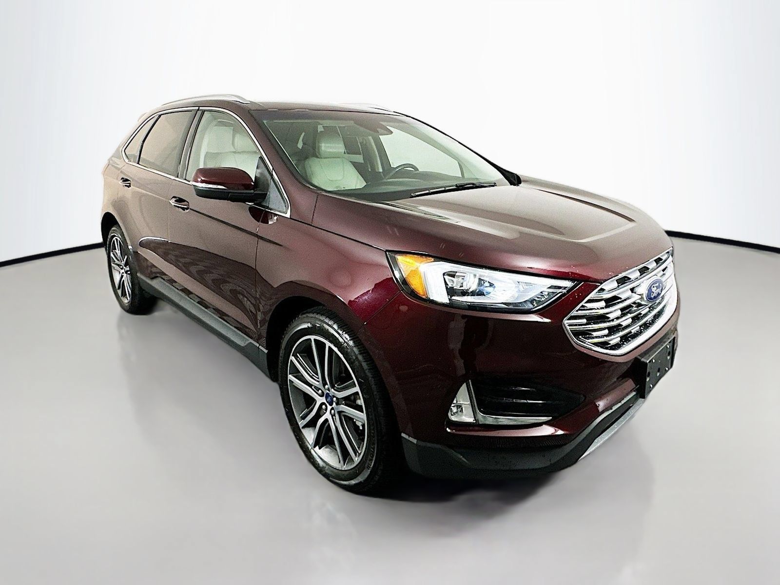 Used 2019 Ford Edge Titanium w/ Cold Weather Package AWD/4WD image 1
