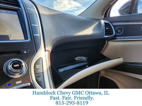 Used 2020 Lincoln Nautilus Reserve image 16