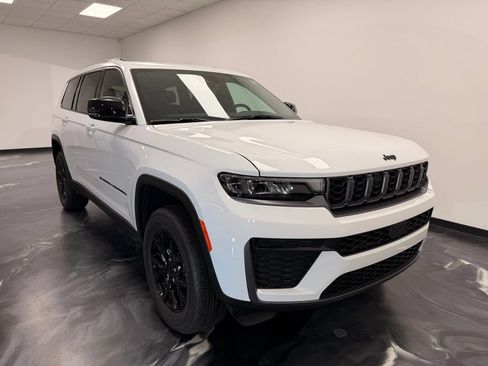 New 2026 Jeep Grand Cherokee L 4WD image 25