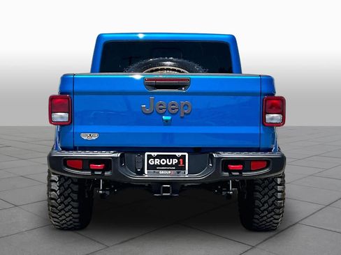 Used 2023 Jeep Gladiator Rubicon w/ Cold Weather Group AWD/4WD image 5