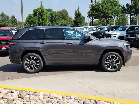 Certified 2022 Jeep Grand Cherokee Overland w/ Luxury Tech Group IV AWD/4WD image 2