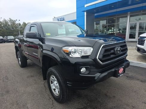 Used 2021 Toyota Tacoma SR5 image 1