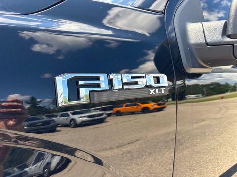 Used 2018 Ford F150 XLT w/ Equipment Group 302A Luxury AWD/4WD image 11