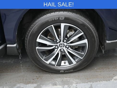 Used 2024 Toyota Venza LE image 36