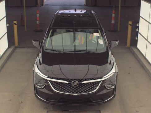 Used 2022 Buick Enclave Avenir w/ Avenir Technology Package image 2