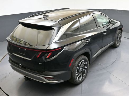 Certified 2025 Hyundai Tucson Limited AWD/4WD image 47