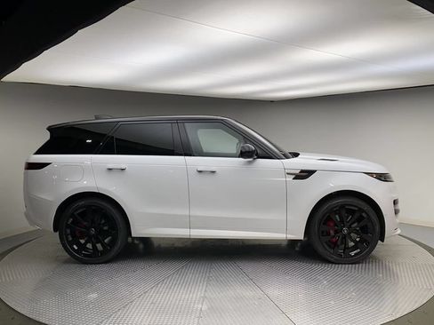 Used 2023 Land Rover Range Rover Sport SE Dynamic AWD/4WD image 9