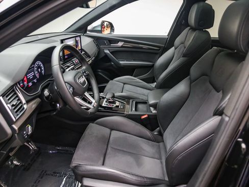 Certified 2022 Audi SQ5 Premium Plus w/ Premium Plus Package AWD/4WD image 19