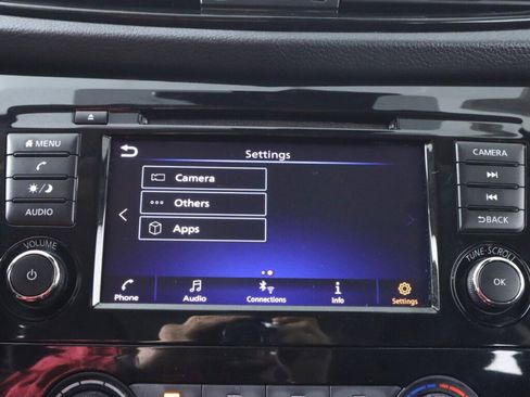 Used 2020 Nissan Rogue Sport S image 23