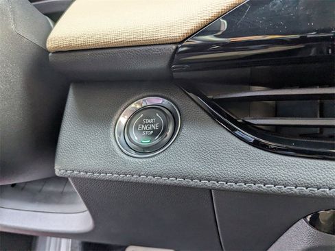 Used 2025 Buick Enclave Preferred w/ Power Package image 22