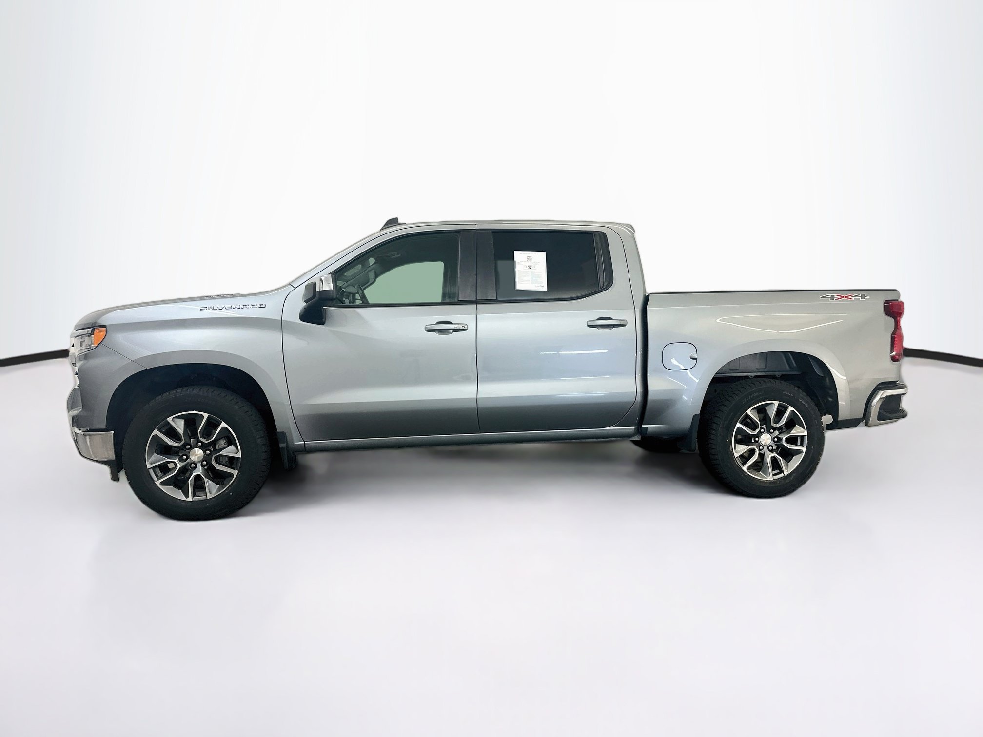 Used 2024 Chevrolet Silverado 1500 LT AWD/4WD image 4