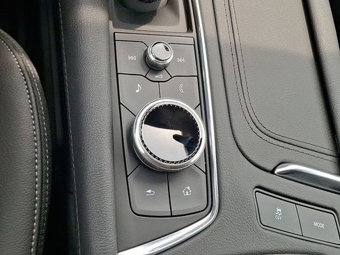 New 2025 Cadillac XT6 Luxury image 40