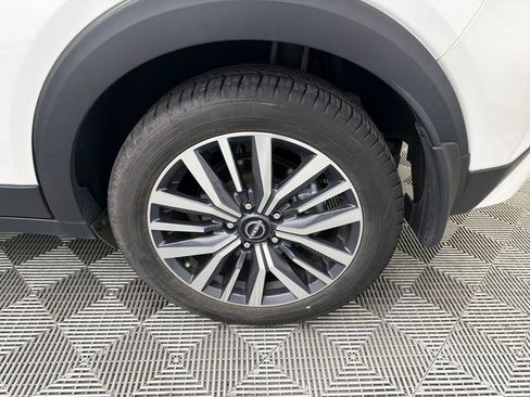 Used 2023 Nissan Kicks SV FWD image 19